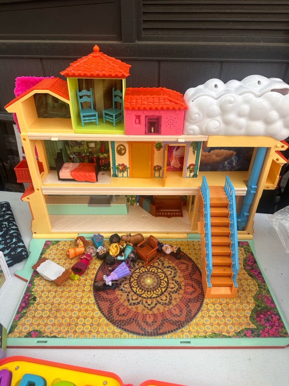 Disney Encanto Casita Playhouse w dolls and figurines furniture toy set